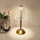 Luminária de Mesa Vintage com Base Dourada e Cúpula Transparente | Ferrazato