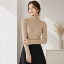 Suéter Feminino de Tricô Gola Alta com Botões para Inverno | Ferrazato
