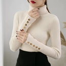 Suéter Feminino de Tricô Gola Alta com Botões para Inverno | Ferrazato